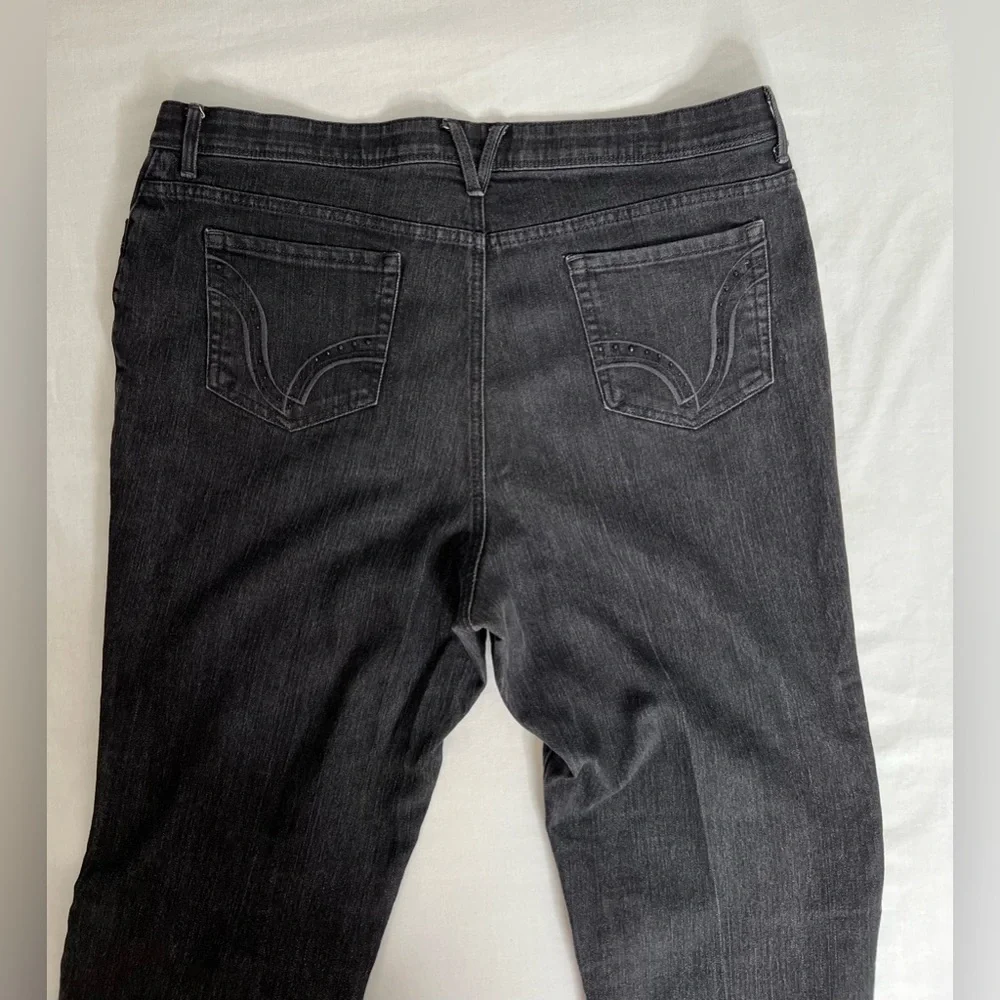 Gloria Vanderbilt Straight Leg Jeans Women's 18 Average Black 5-Pocket High Rise - Picture 8 of 10